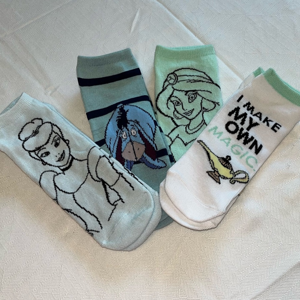 Disney Ankle Low Cut Socks 4 Pair New Without Tag Jasmine, Cinderella and Eeyore